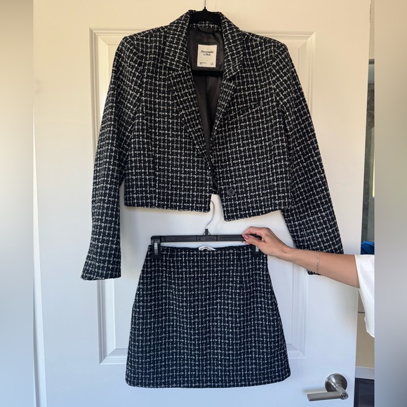 Abercrombie & Fitch Black and White Tweed Jacket - Picture 3 of 4